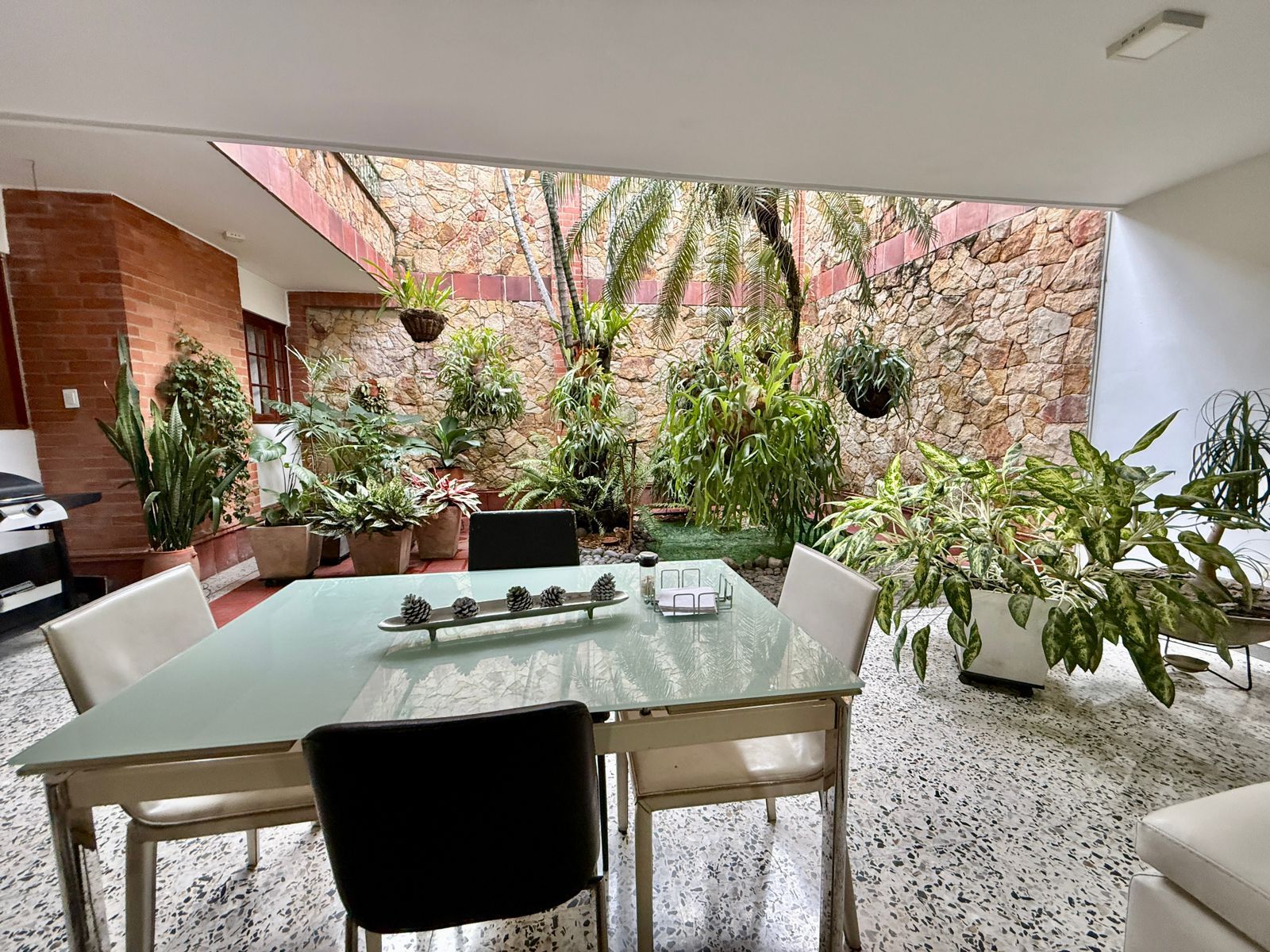 Casa en venta Valle Del Cauca Cali El Ingenio 360 m2 Habitaciones 4 Baños 4 Garajes 4 Precio $1200000000