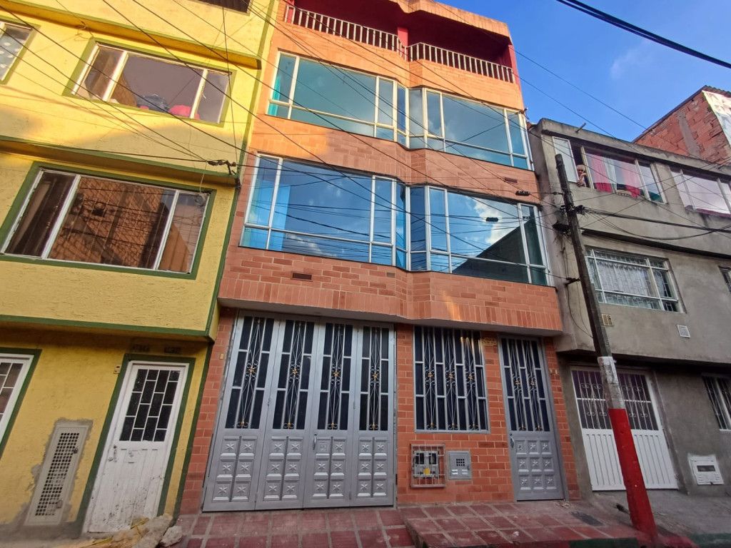 Casa en venta Cundinamarca Bogotá La Cabrera 288 m2 Habitaciones 10 Baños 6 Garajes 1 Precio $800000000
