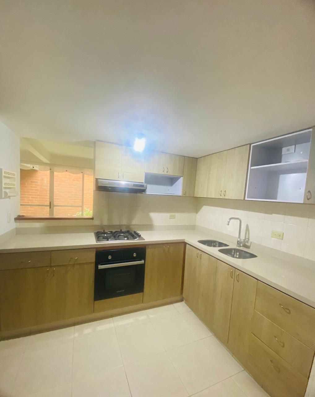 Casa en venta Valle Del Cauca Cali Lili 126 m2 Habitaciones 3 Baños 4 Garajes 1 Precio $470000000