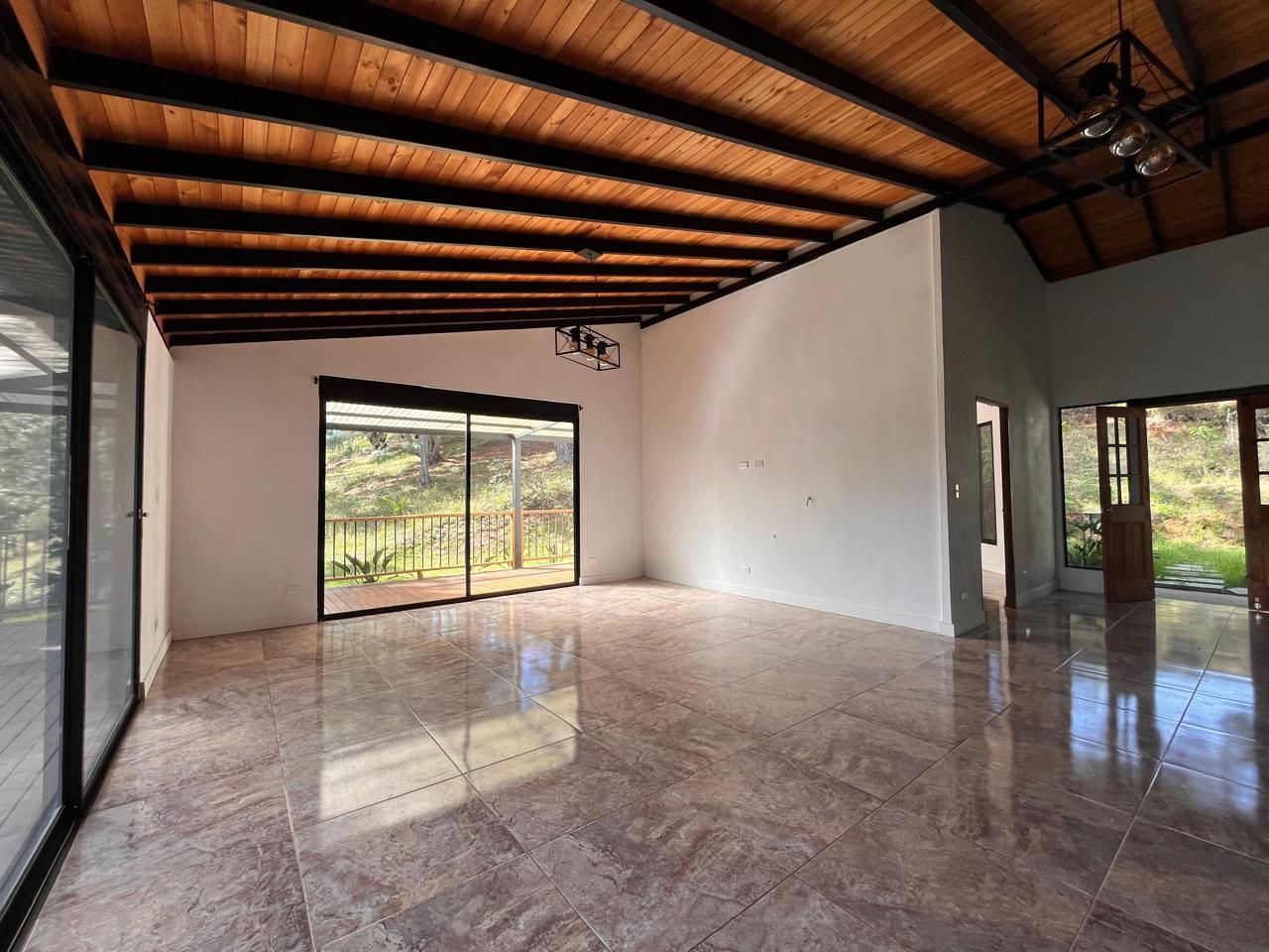 Casa en arriendo Antioquia El Retiro Cn El Campo 191 m2 Habitaciones 3 Baños 4 Garajes 6 Precio $6400000