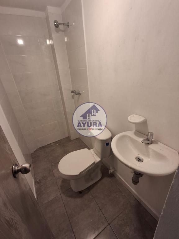 Local en arriendo Antioquia Envigado Zona Centro 101 m2 Habitaciones 0 Baños 2 Garajes 0 Precio $3800000