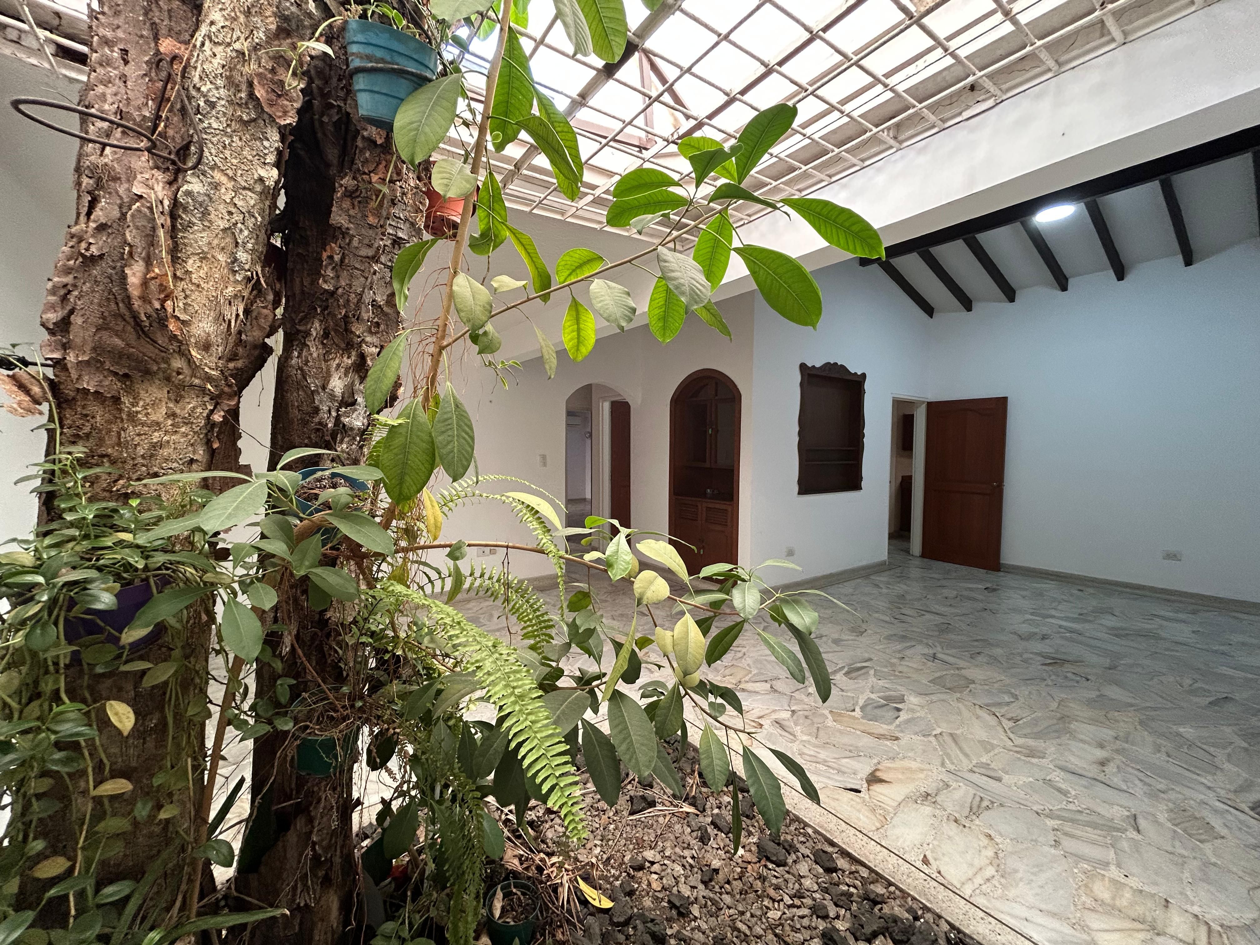 Casa en venta Valle Del Cauca Cali Tejares Cristales 312 m2 Habitaciones 3 Baños 3 Garajes 3 Precio $850000000