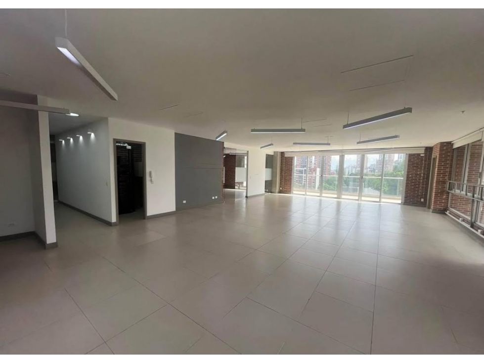 Oficina en arriendo Antioquia Medellín Castropol 170 m2 Habitaciones 0 Baños 2 Garajes 3 Precio $13750395