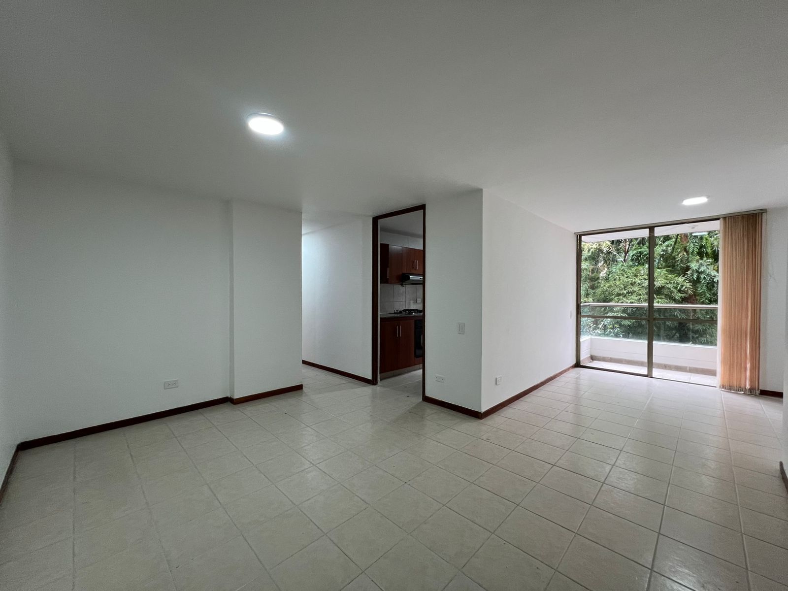 Apartamento en arriendo Antioquia Envigado Torres Del Sur 90 m2 Habitaciones 3 Baños 2 Garajes 1 Precio $3550000