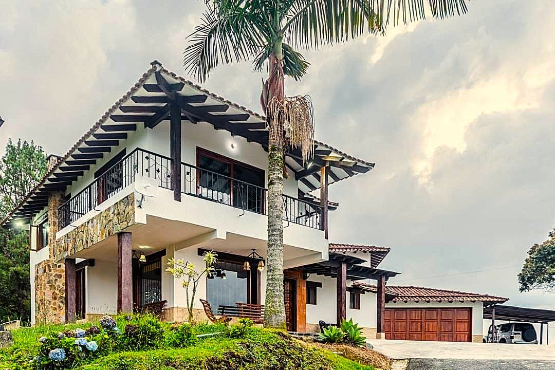 Finca en venta Antioquia Envigado Envigado 550 m2 Habitaciones 6 Baños 6 Garajes 2 Precio $3400000000