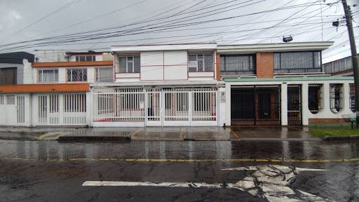 Casa en arriendo Cundinamarca Bogotá Santa Cecilia 250 m2 Habitaciones 5 Baños 4 Garajes 2 Precio $5500000