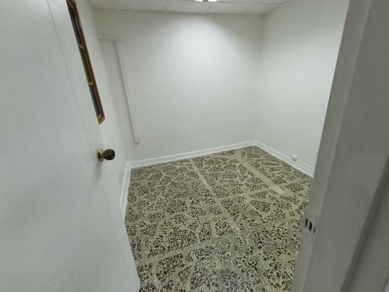 Oficina en arriendo Antioquia Envigado El Dorado 80 m2 Habitaciones 0 Baños 3 Garajes 0 Precio $2600000