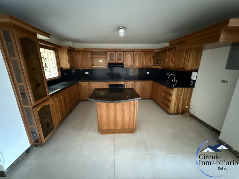 Apartamento en arriendo Antioquia Envigado Lombardia 400 m2 Habitaciones 5 Baños 5 Garajes 3 Precio $7500000