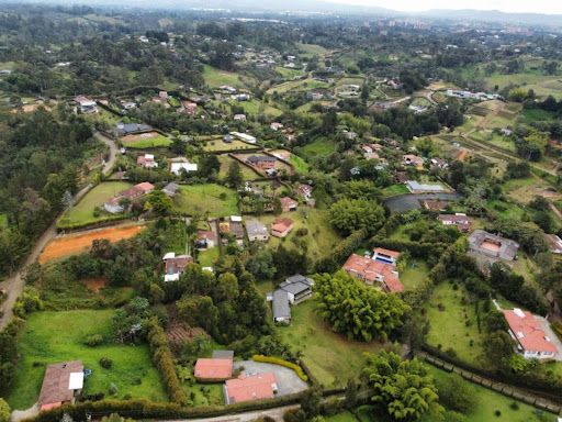 Lote en venta Antioquia El Carmen De Viboral El Carmen De Viboral 3368 m2 Habitaciones 0 Baños 3 Garajes 8 Precio $880000000
