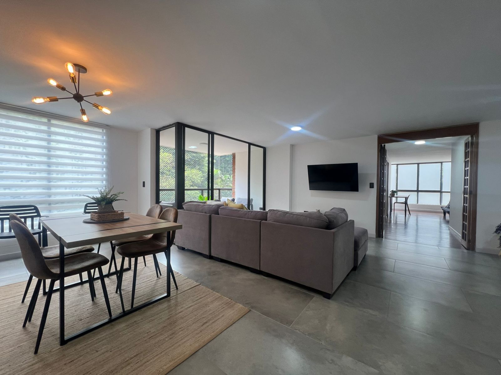 Apartamento en arriendo Antioquia Medellín El Castillo 135 m2 Habitaciones 3 Baños 4 Garajes 2 Precio $8550000
