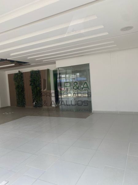 Local en arriendo Antioquia Medellín Manrique Central No2 100 m2 Habitaciones 0 Baños 2 Garajes 0 Precio $7000000