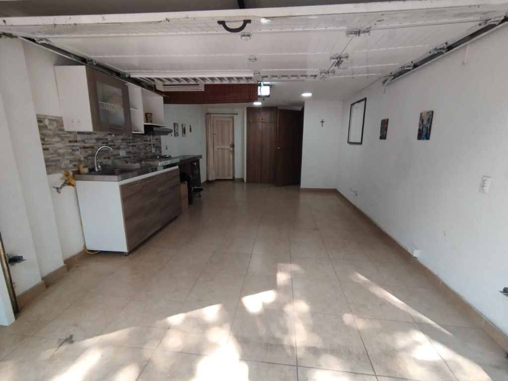 Local en arriendo Valle Del Cauca Cali Centenario 30 m2 Habitaciones 0 Baños 1 Garajes 0 Precio $1500000