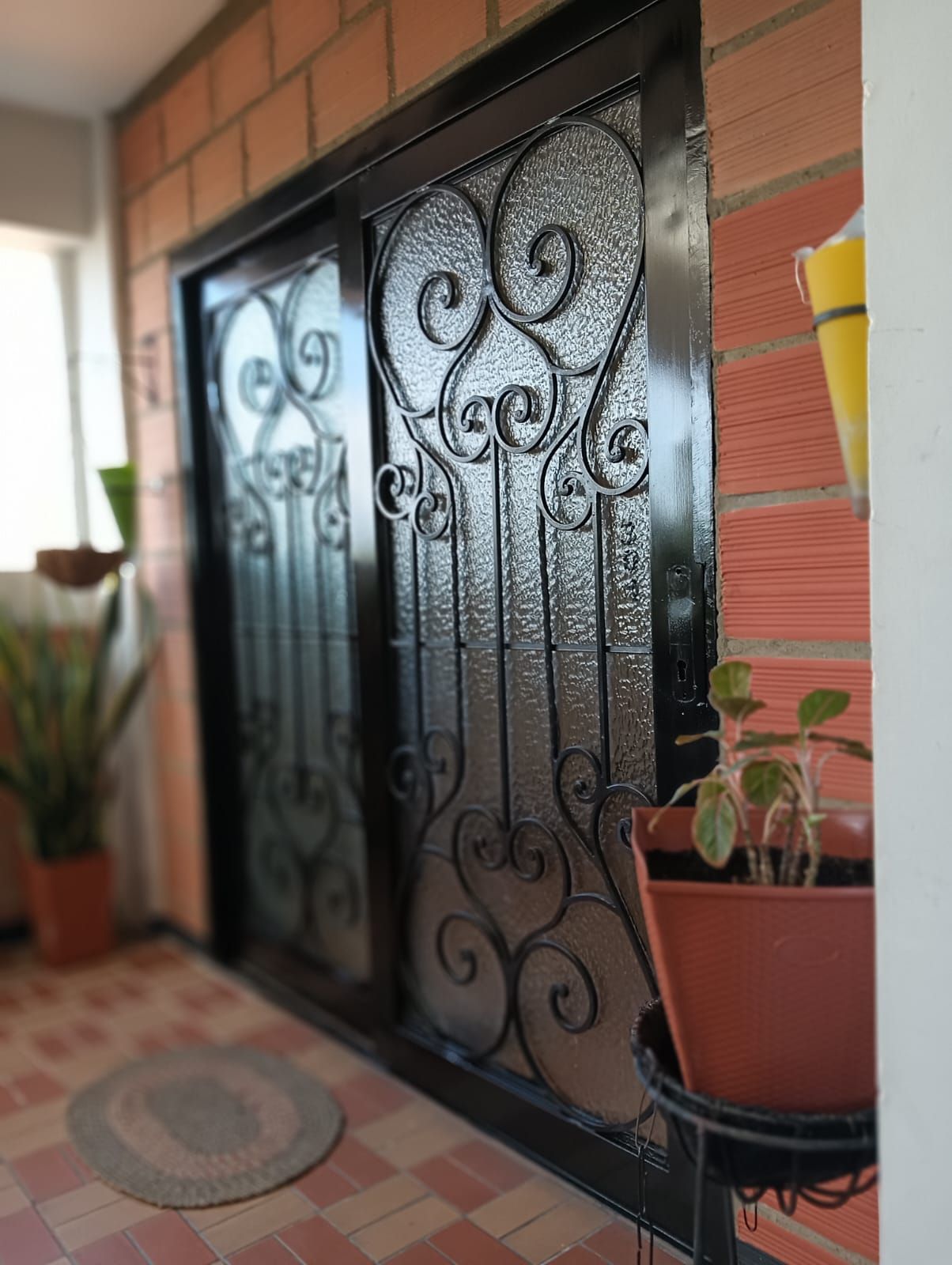 Apartamento en arriendo Valle Del Cauca Cali Urbanización Colseguros 100 m2 Habitaciones 3 Baños 2 Garajes 1 Precio $1700000