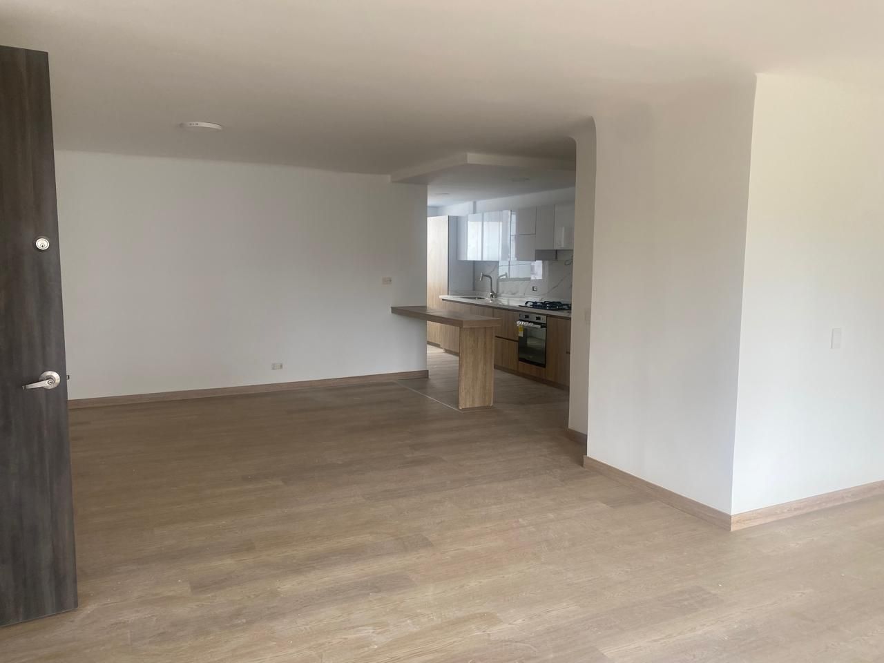 Apartamento en arriendo Valle Del Cauca Cali Urbanización Ciudad Jardín 160 m2 Habitaciones 3 Baños 3 Garajes 1 Precio $2800000