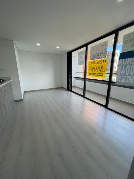 Apartamento en arriendo Antioquia Rionegro San Antonio 75 m2 Habitaciones 3 Baños 2 Garajes 0 Precio $2700000