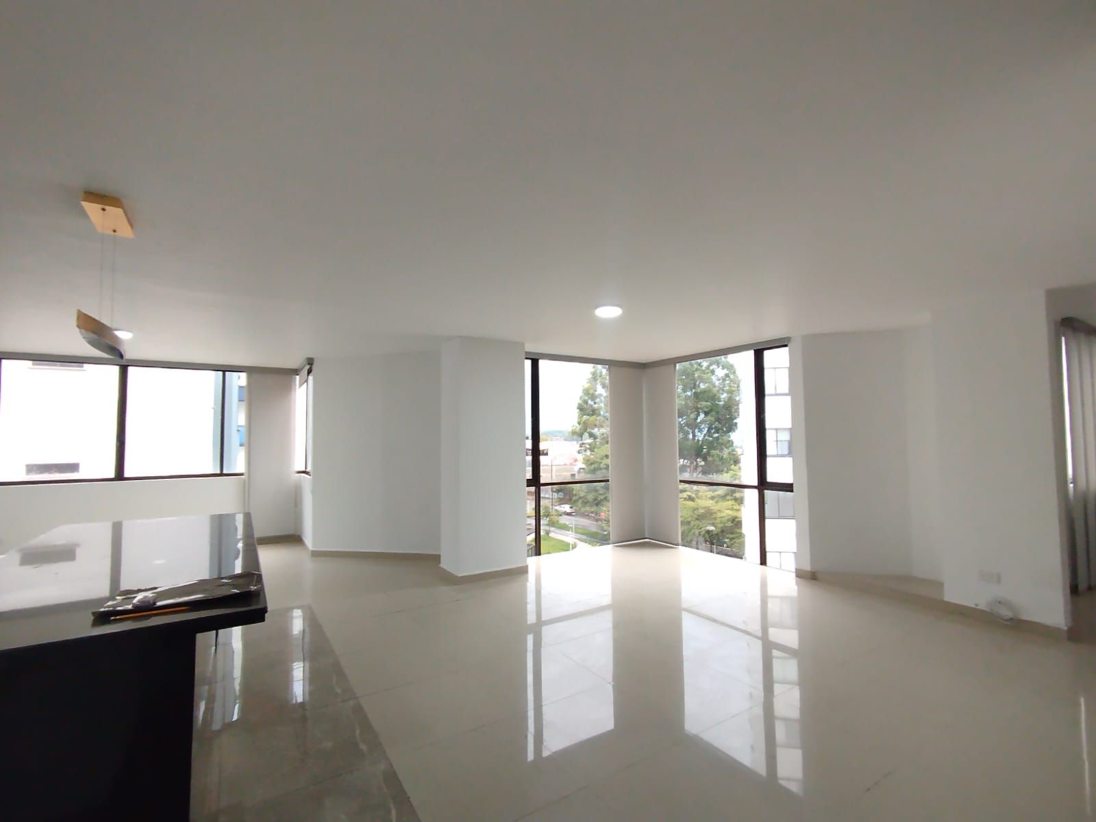 Apartamento en arriendo o venta Risaralda Pereira Los Alamos 200 m2 Habitaciones 3 Baños 3 Garajes 2 Precio venta $850000000 Precio arriendo $5300000