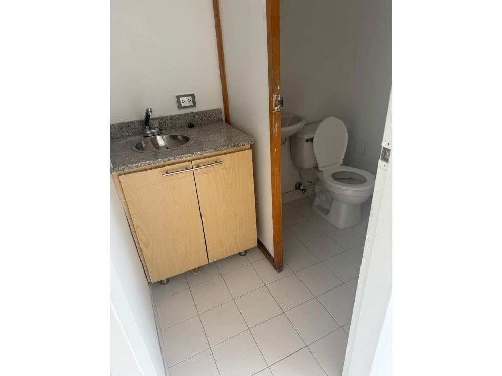Oficina en arriendo Antioquia Medellín Miravalle 35 m2 Habitaciones 0 Baños 0 Garajes 0 Precio $2300000