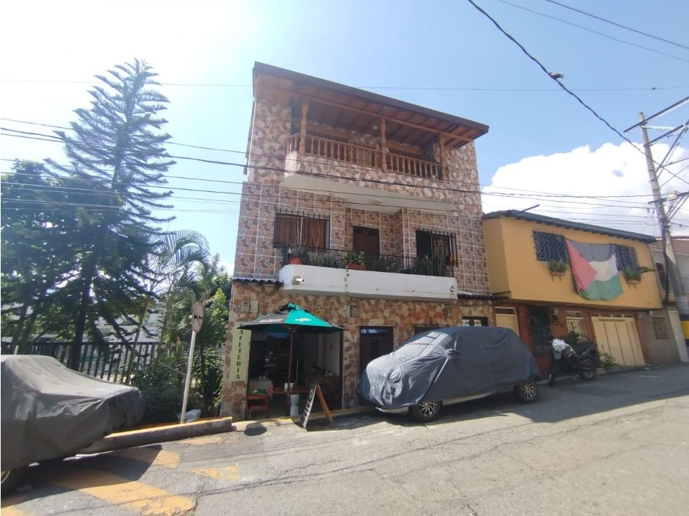 Casa en venta Antioquia Medellín Las Palmas 170 m2 Habitaciones 7 Baños 4 Garajes 3 Precio $400000000