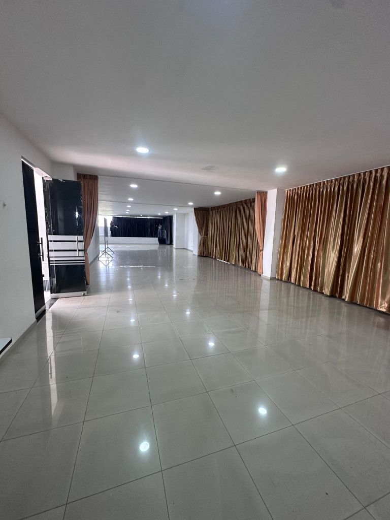 Oficina en arriendo Valle Del Cauca Cali El Gran Limonar 190 m2 Habitaciones 0 Baños 1 Garajes 17 Precio $12000000