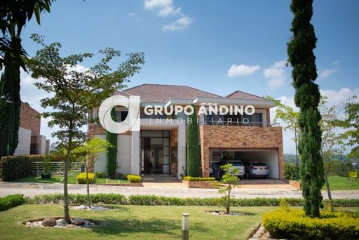 Casa en venta Santander Floridablanca Cr Mirador Del Oriente 970 m2 Habitaciones 6 Baños 6 Garajes 2 Precio $5200000000