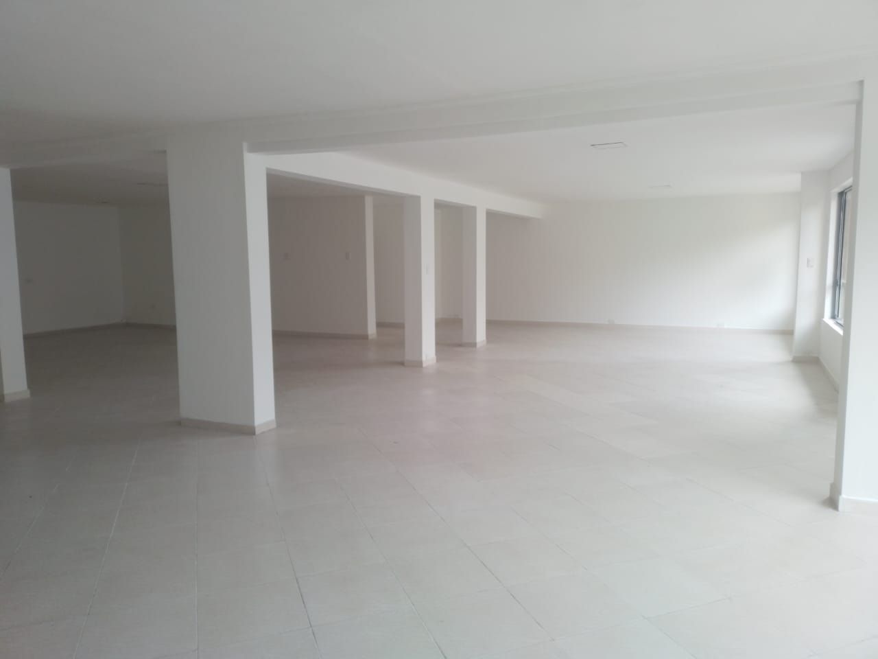Oficina en arriendo Antioquia Medellín Laureles 290 m2 Habitaciones 0 Baños 3 Garajes 0 Precio $11000000