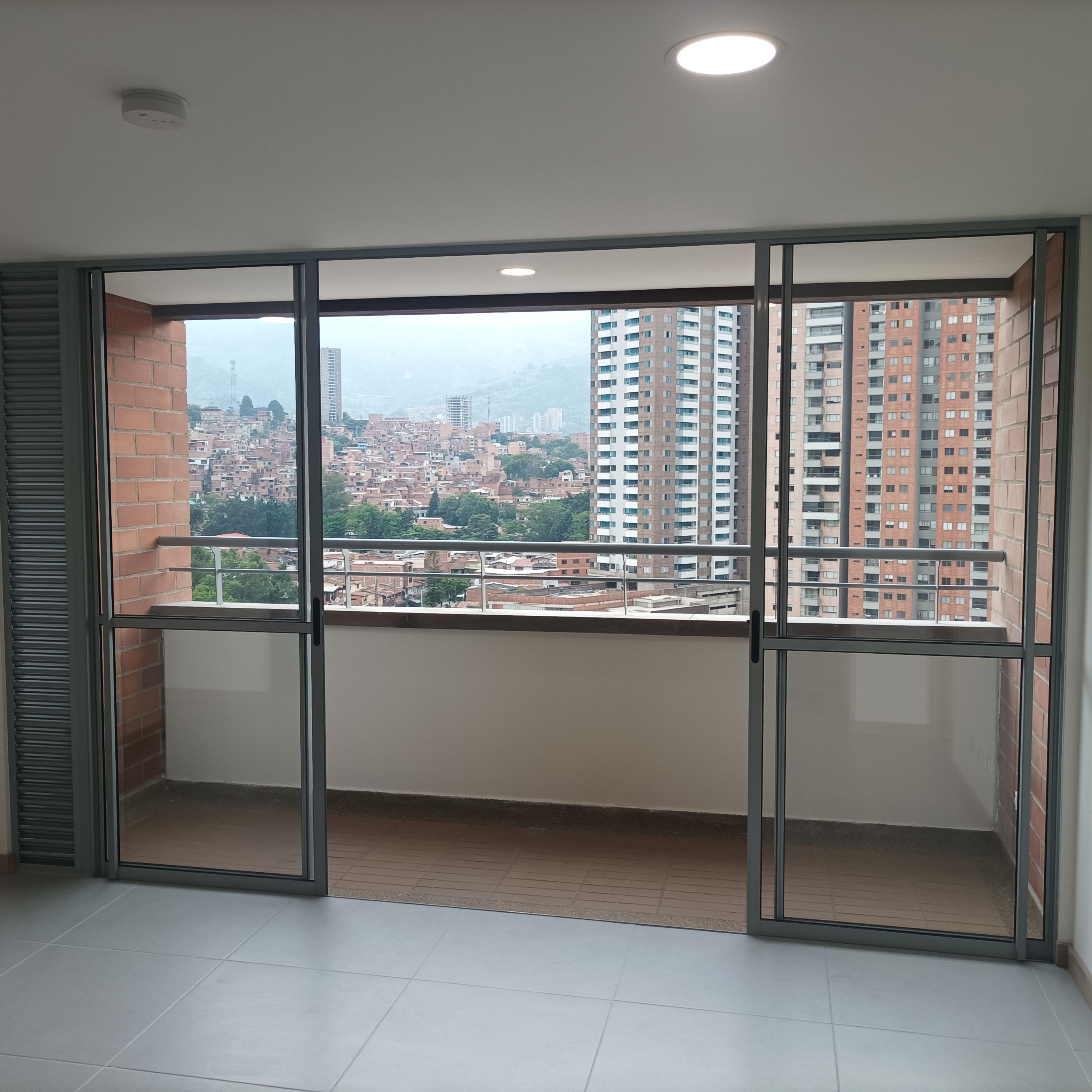 Apartamento en arriendo Antioquia Bello Urbanización Búcaros 2 71 m2 Habitaciones 3 Baños 2 Garajes 1 Precio $2300000