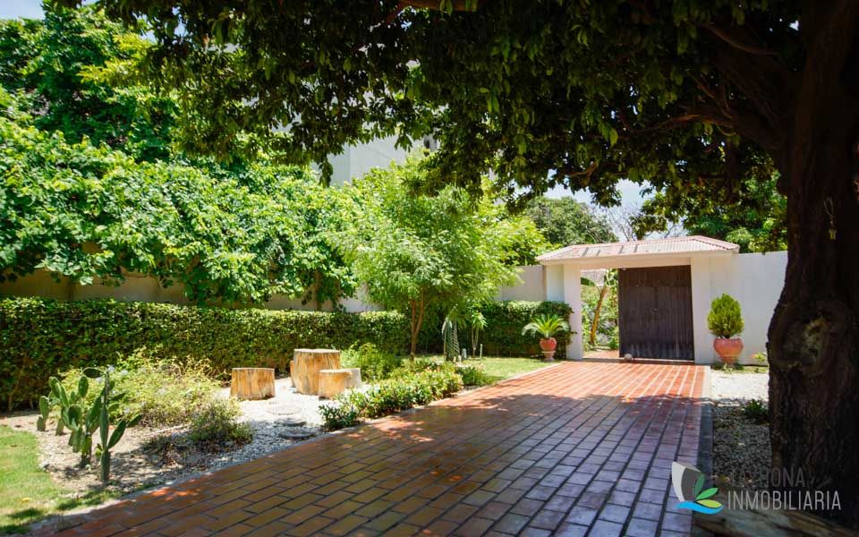 Casa en arriendo o venta Magdalena Santa Marta Gaira 1600 m2 Habitaciones 6 Baños 6 Garajes 6 Precio venta $4000000000 Precio arriendo $20000000