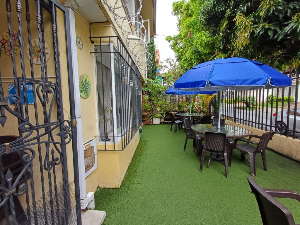 Casa en venta Antioquia Medellín Villanueva 300 m2 Habitaciones 4 Baños 4 Garajes 1 Precio $1650000000