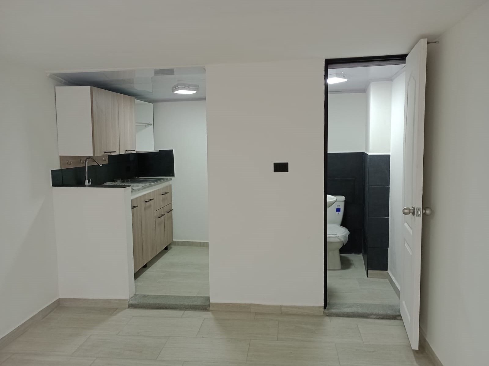 Local en arriendo Risaralda Pereira Maraya 24 m2 Habitaciones 0 Baños 1 Garajes 0 Precio $2300000
