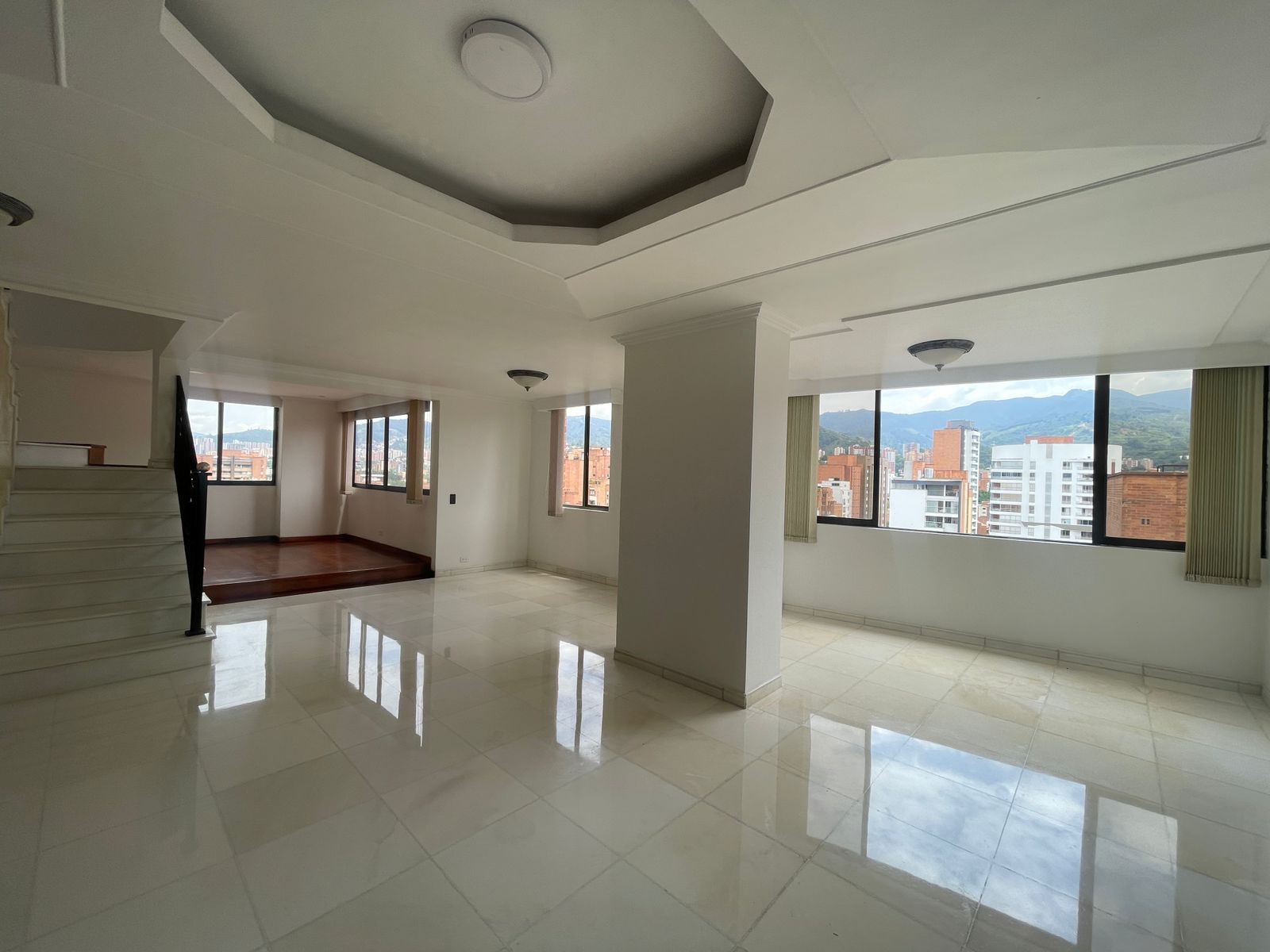 Apartamento en arriendo Antioquia Medellín San Joaquin 187 m2 Habitaciones 4 Baños 4 Garajes 2 Precio $5900000