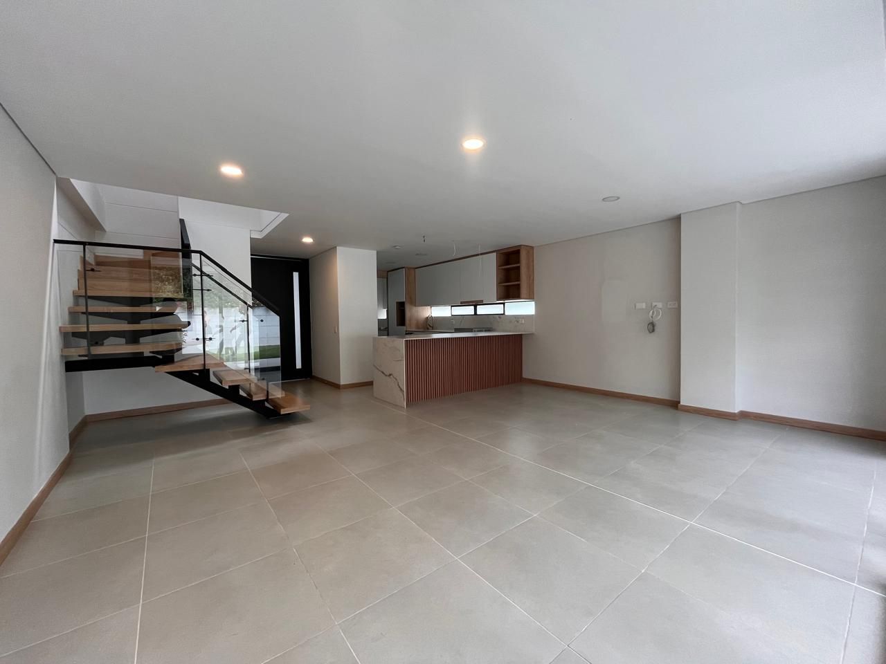 Casa en arriendo Antioquia Envigado Loma Del Atravesado 174 m2 Habitaciones 3 Baños 4 Garajes 3 Precio $12200000