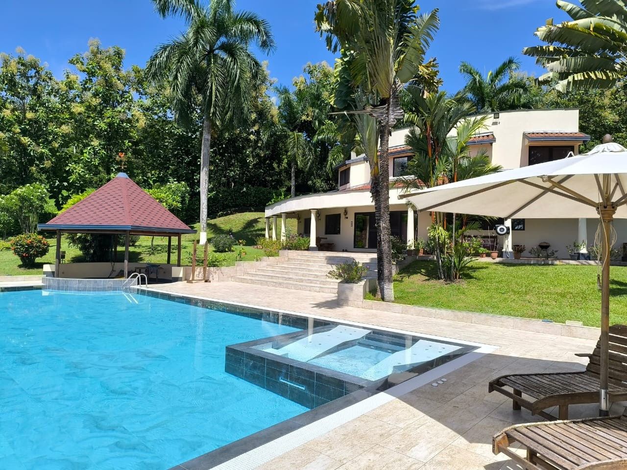 Finca en venta Antioquia La Pintada La Pintada 350 m2 Habitaciones 3 Baños 2 Garajes 4 Precio $1750000000