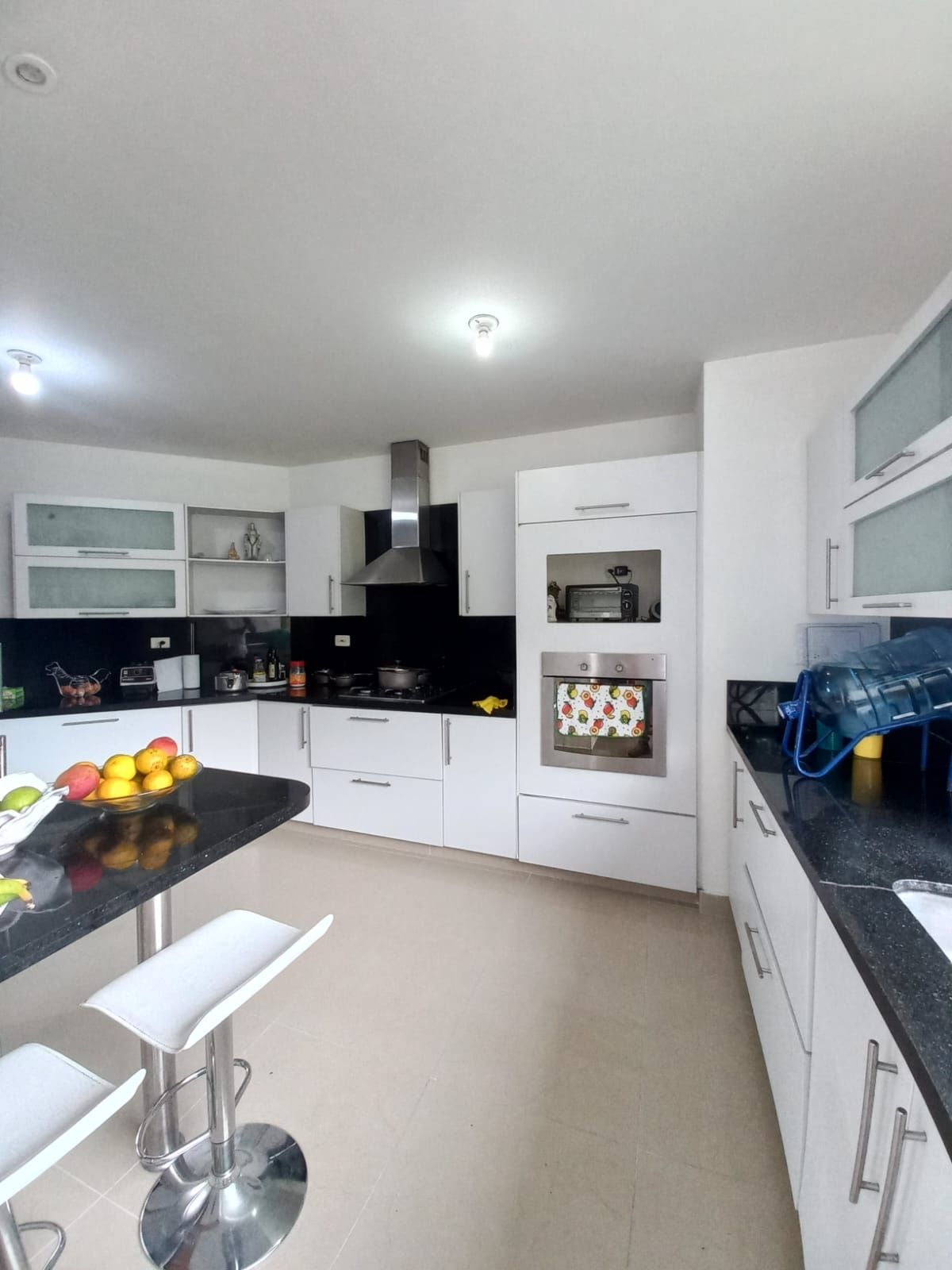 Apartamento en venta Valle Del Cauca Cali Aguacatal 207 m2 Habitaciones 3 Baños 5 Garajes 3 Precio $1450000000