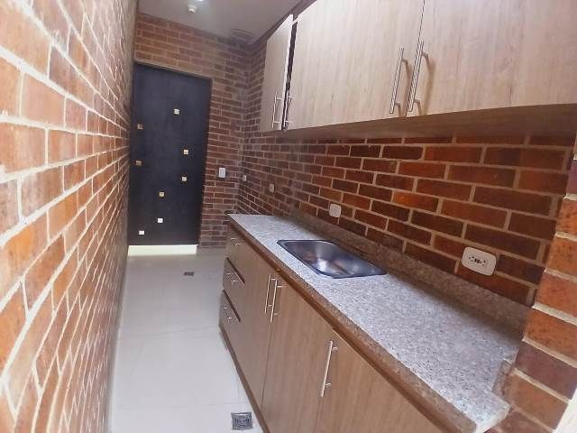 Oficina en arriendo Antioquia Medellín El Poblado 296 m2 Habitaciones 0 Baños 4 Garajes 6 Precio $25700000