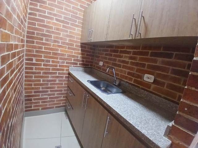 Oficina en arriendo Antioquia Medellín El Poblado 139 m2 Habitaciones 0 Baños 2 Garajes 2 Precio $12500000
