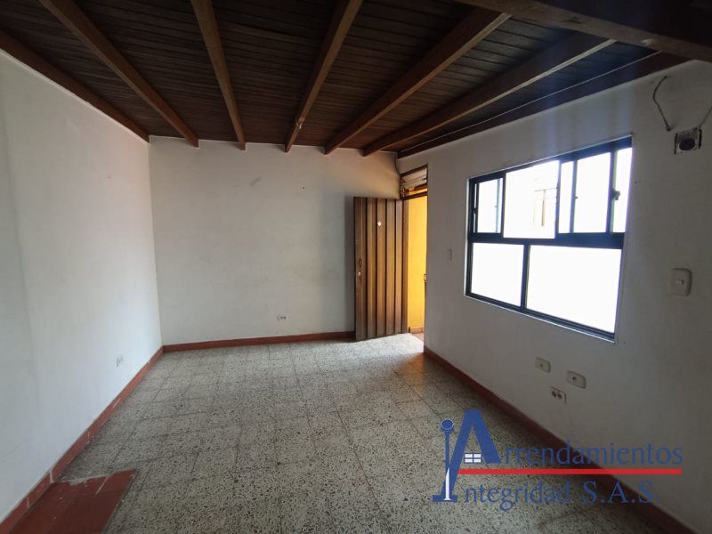 Oficina en arriendo Antioquia Medellín Loma De Los Bernal 70 m2 Habitaciones 0 Baños 1 Garajes 0 Precio $1500000