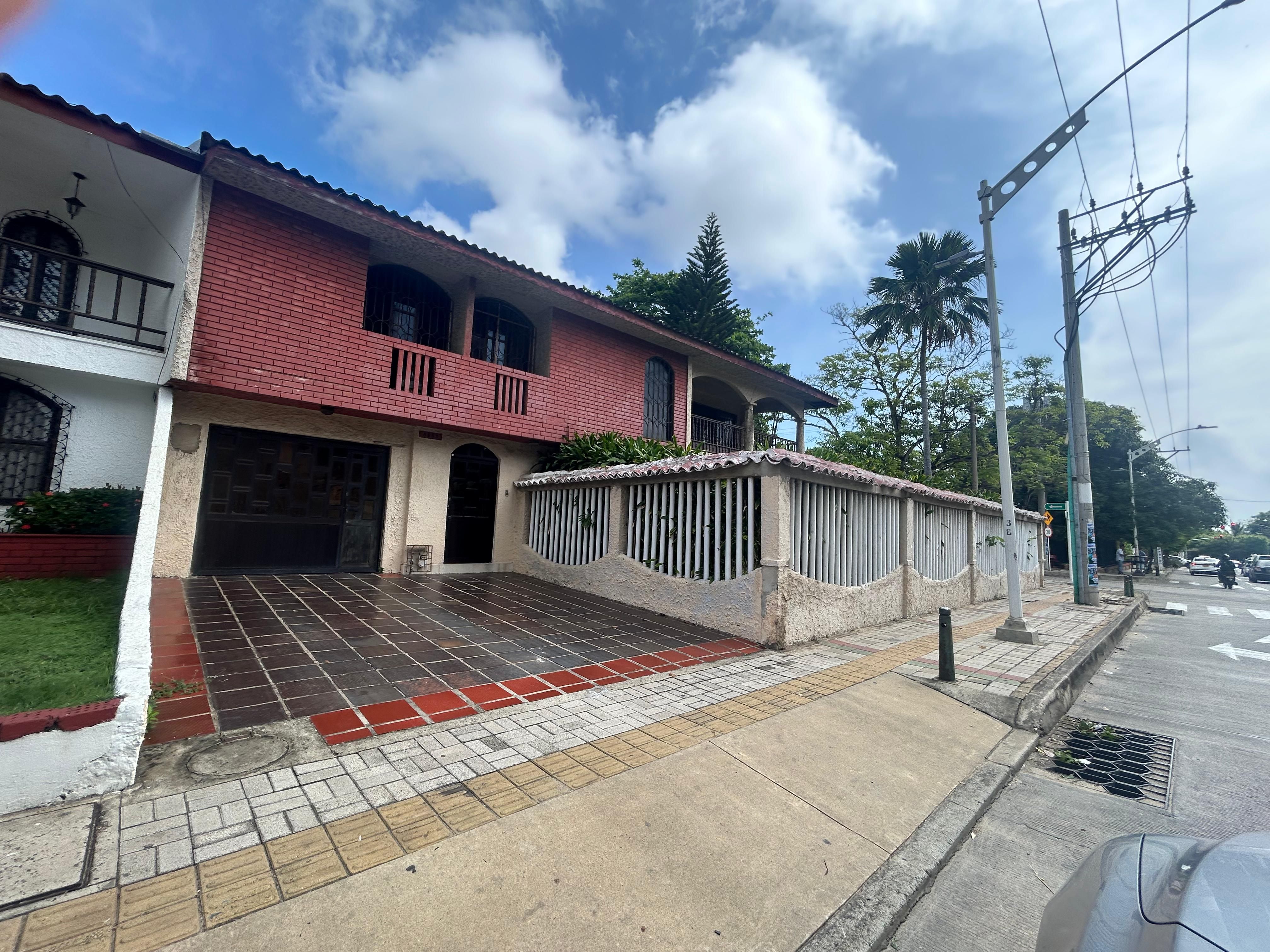 Casa en venta Atlántico Barranquilla El Golf 325 m2 Habitaciones 3 Baños 4 Garajes 1 Precio $1200000000