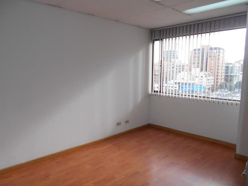 Oficina en arriendo Cundinamarca Bogotá Santa Bibiana 32 m2 Habitaciones 0 Baños 1 Garajes 1 Precio $1755800