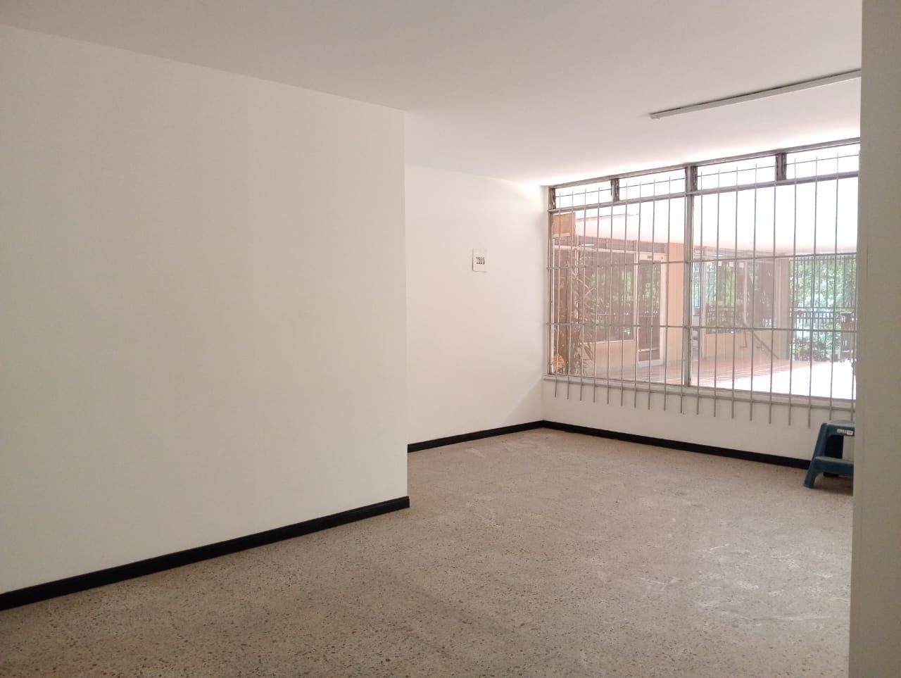 Oficina en arriendo Antioquia Medellín Florida Nueva 57 m2 Habitaciones 0 Baños 1 Garajes 0 Precio $2500000