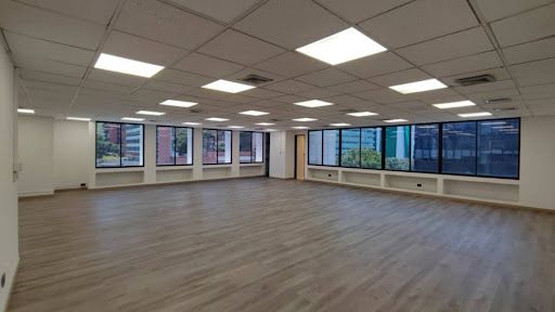 Oficina en arriendo Antioquia Medellín Alejandria 125 m2 Habitaciones 0 Baños 2 Garajes 3 Precio $10500000