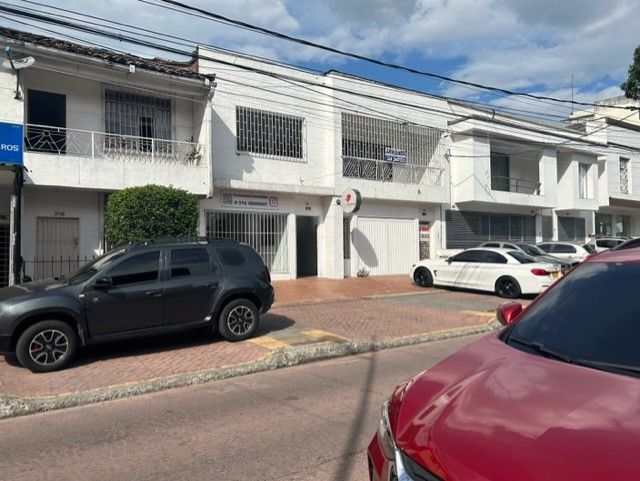 Casa en venta Valle Del Cauca Cali Juanambú 500 m2 Habitaciones 5 Baños 5 Garajes 2 Precio $1500000000