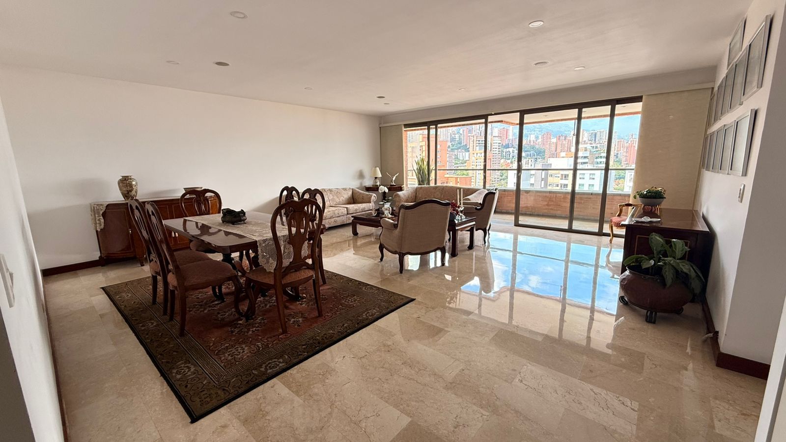 Apartamento en venta Antioquia Medellín La Florida 190 m2 Habitaciones 3 Baños 4 Garajes 2 Precio $1500000000