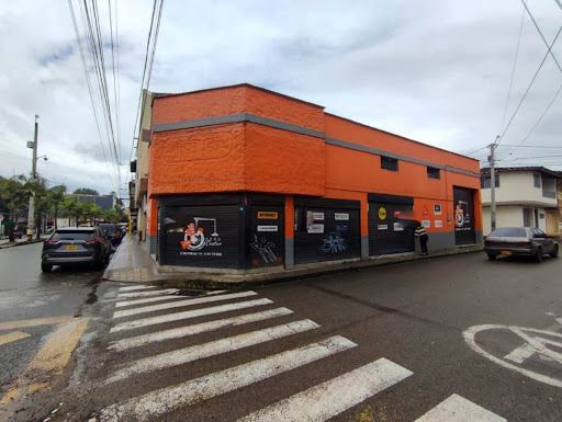 Local en arriendo Antioquia La Ceja Centro 180 m2 Habitaciones 0 Baños 4 Garajes 1 Precio $12000000