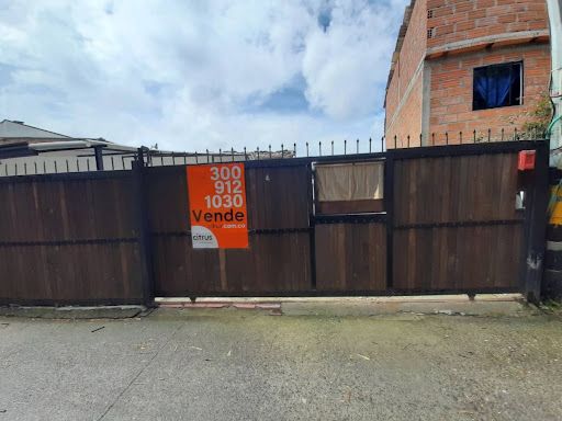 Casa en venta Antioquia Rionegro Cuatro Esquinas 250 m2 Habitaciones 3 Baños 1 Garajes 7 Precio $650000000