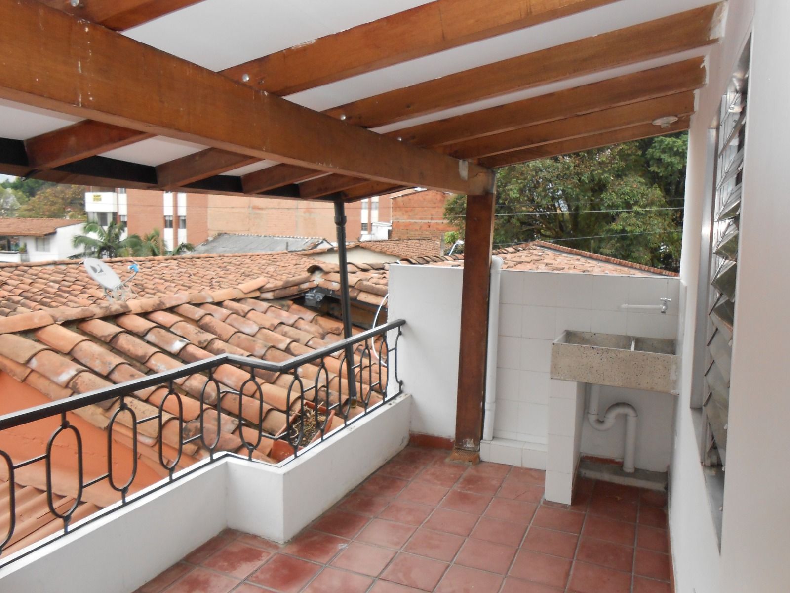 Casa en arriendo Antioquia Medellín Rosales 180 m2 Habitaciones 4 Baños 3 Garajes 0 Precio $6000000