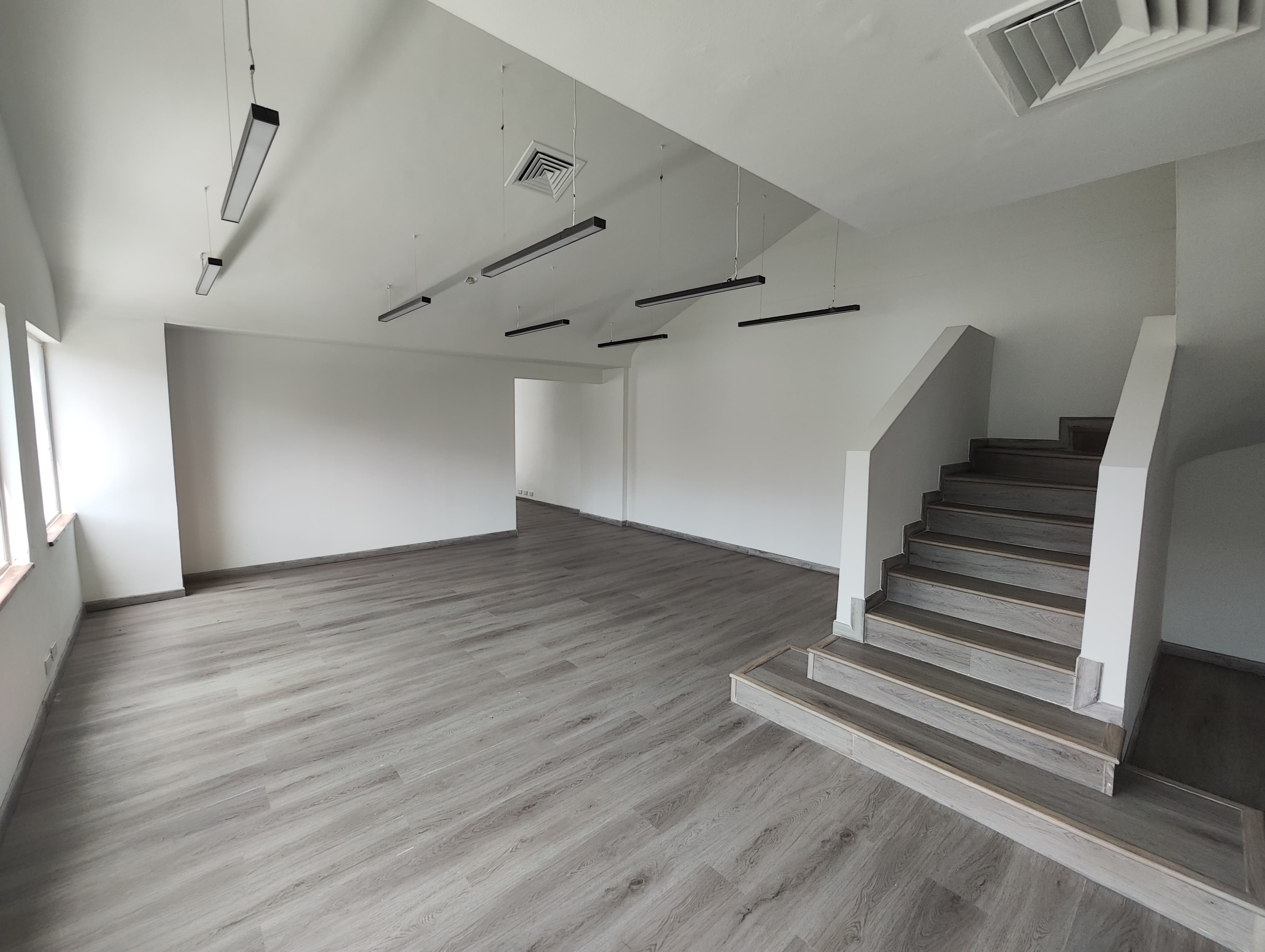 Oficina en arriendo Antioquia Medellín El Diamante No2 127 m2 Habitaciones 0 Baños 1 Garajes 1 Precio $10500000