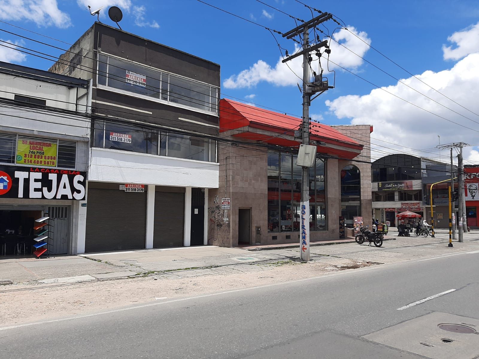 Local Comercial en arriendo Cundinamarca Bogotá Asd 135 m2 Habitaciones 0 Baños 2 Garajes 0 Precio $7800000