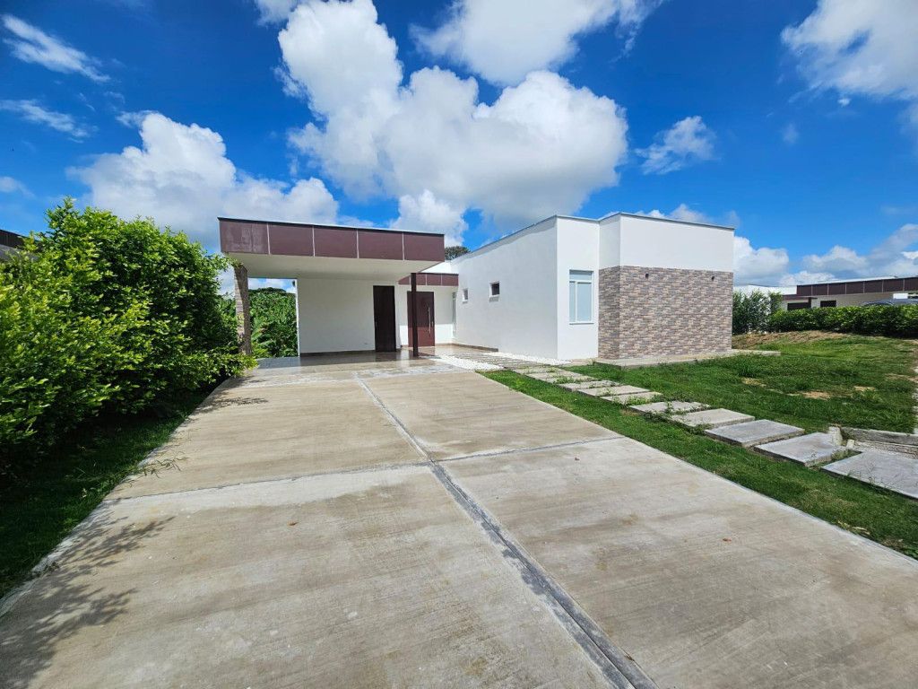 Casa en venta Quindío Montenegro Montenegro 300 m2 Habitaciones 3 Baños 4 Garajes 8 Precio $1650000000