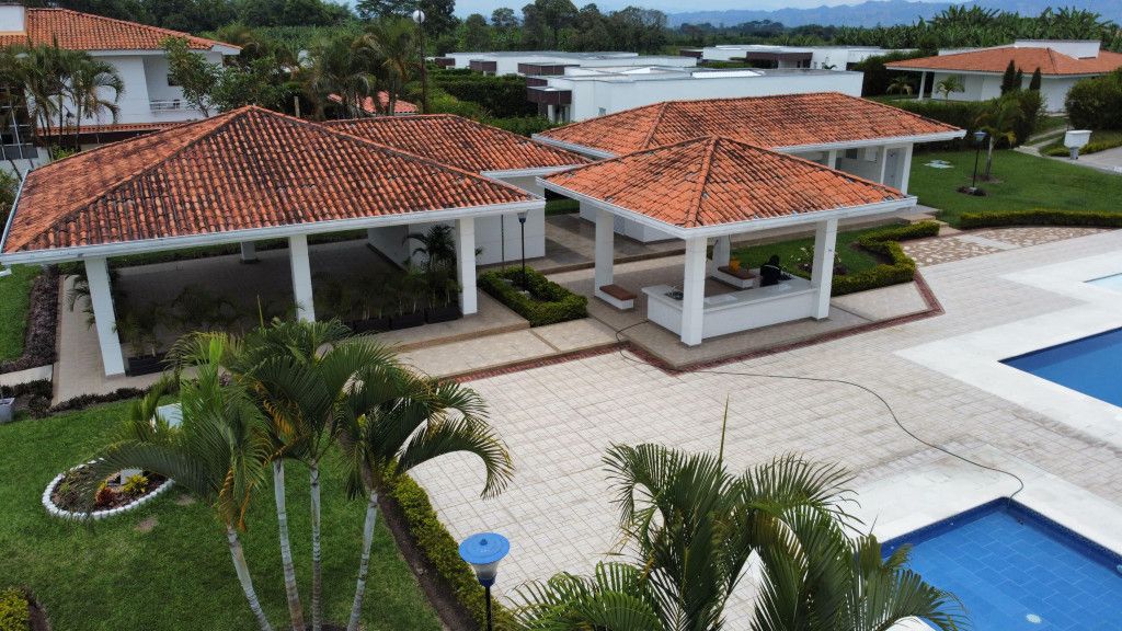 Casa en venta Quindío Montenegro Montenegro 300 m2 Habitaciones 3 Baños 4 Garajes 8 Precio $1450000000