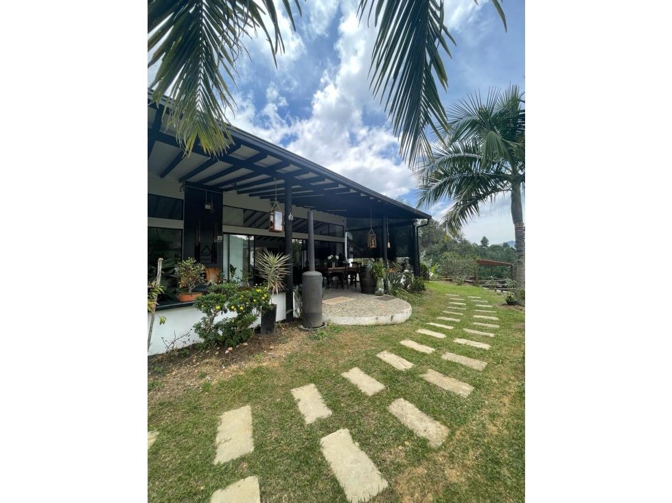 Finca en venta Antioquia El Retiro El Retiro 210 m2 Habitaciones 3 Baños 3 Garajes 3 Precio $1245000000